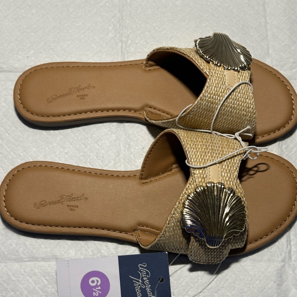 Universal Thread Tan Sandals with Gold Shell Accents